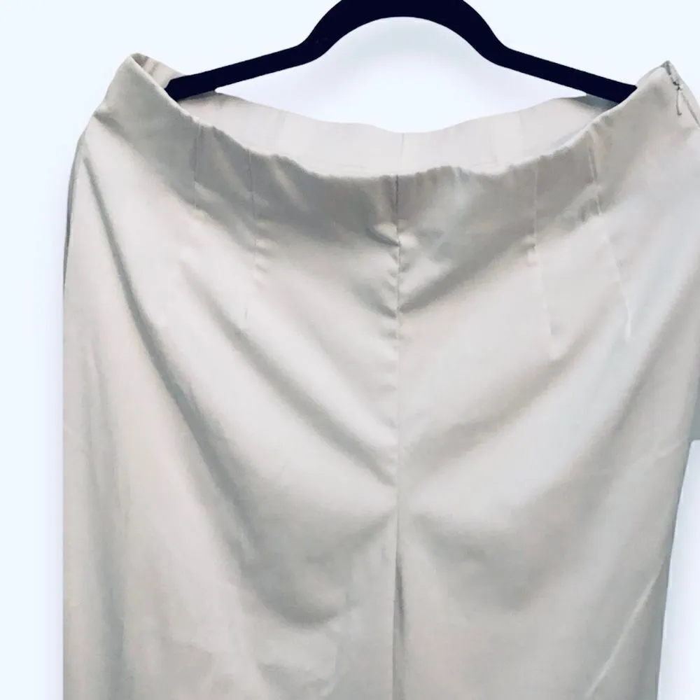 Women’s white Briggs New York ankle pant with hidden side zipper. - Image 2