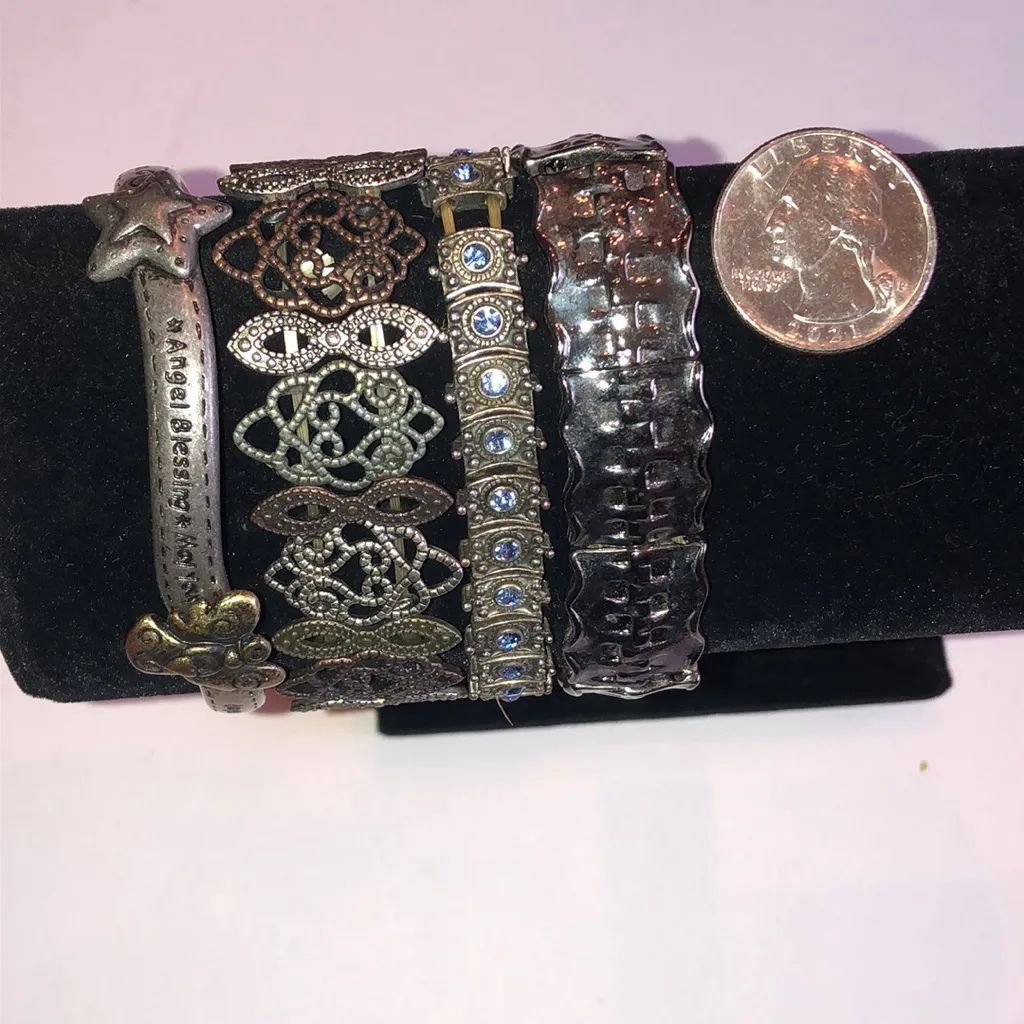 Elegant Silver Tone Mixed Metal Stretchy Bracelet Set - Image 3