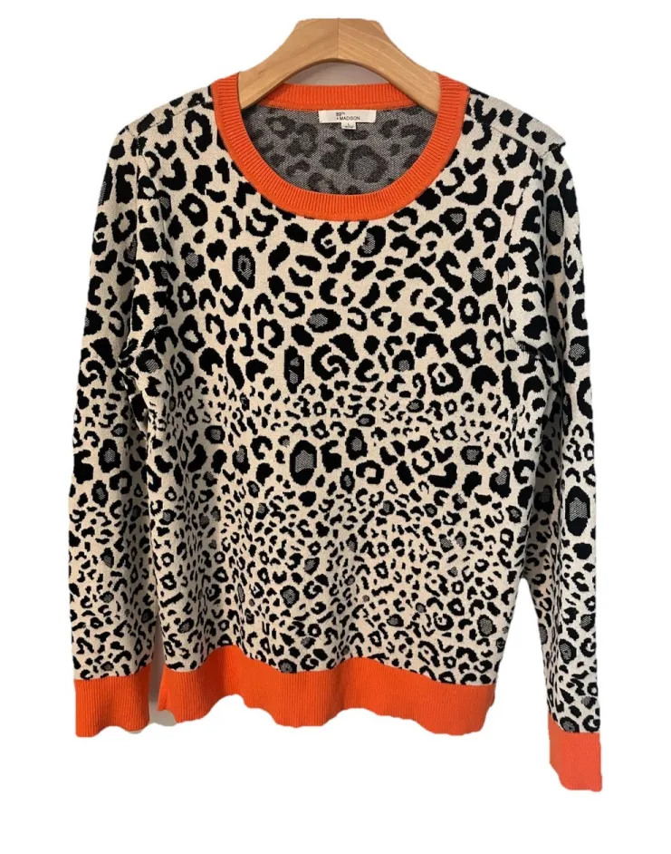 89th + Madison Sweater Womens Size Large Leopard Print Orange Trim Crew Neck Top White - Image 1