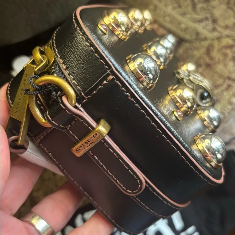 Authentic KURT GEIGER LONDON leather studs Eagle head zip top crossbody - Image 4