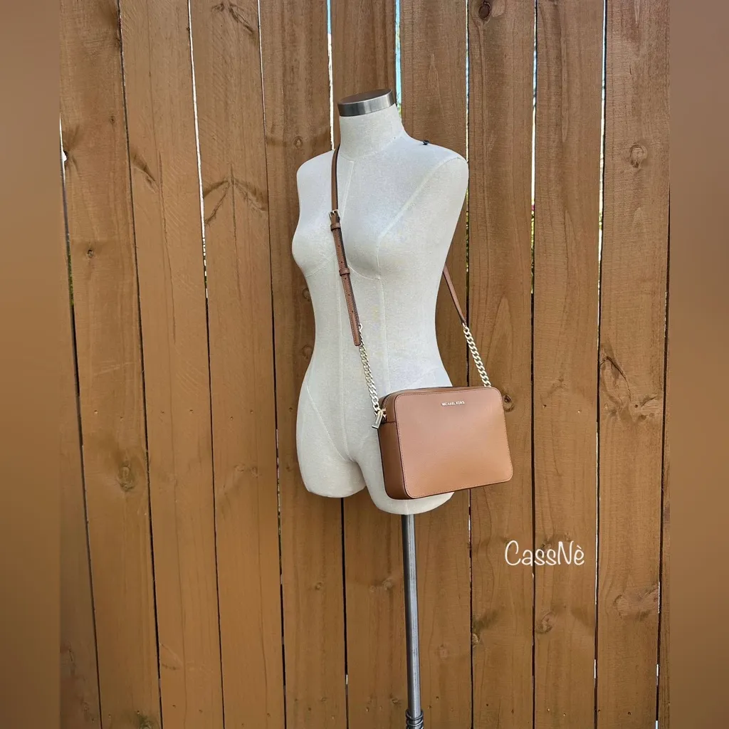 Michael Kors Jet Set Large Saffiano Leather Crossbody Bag - Image 7