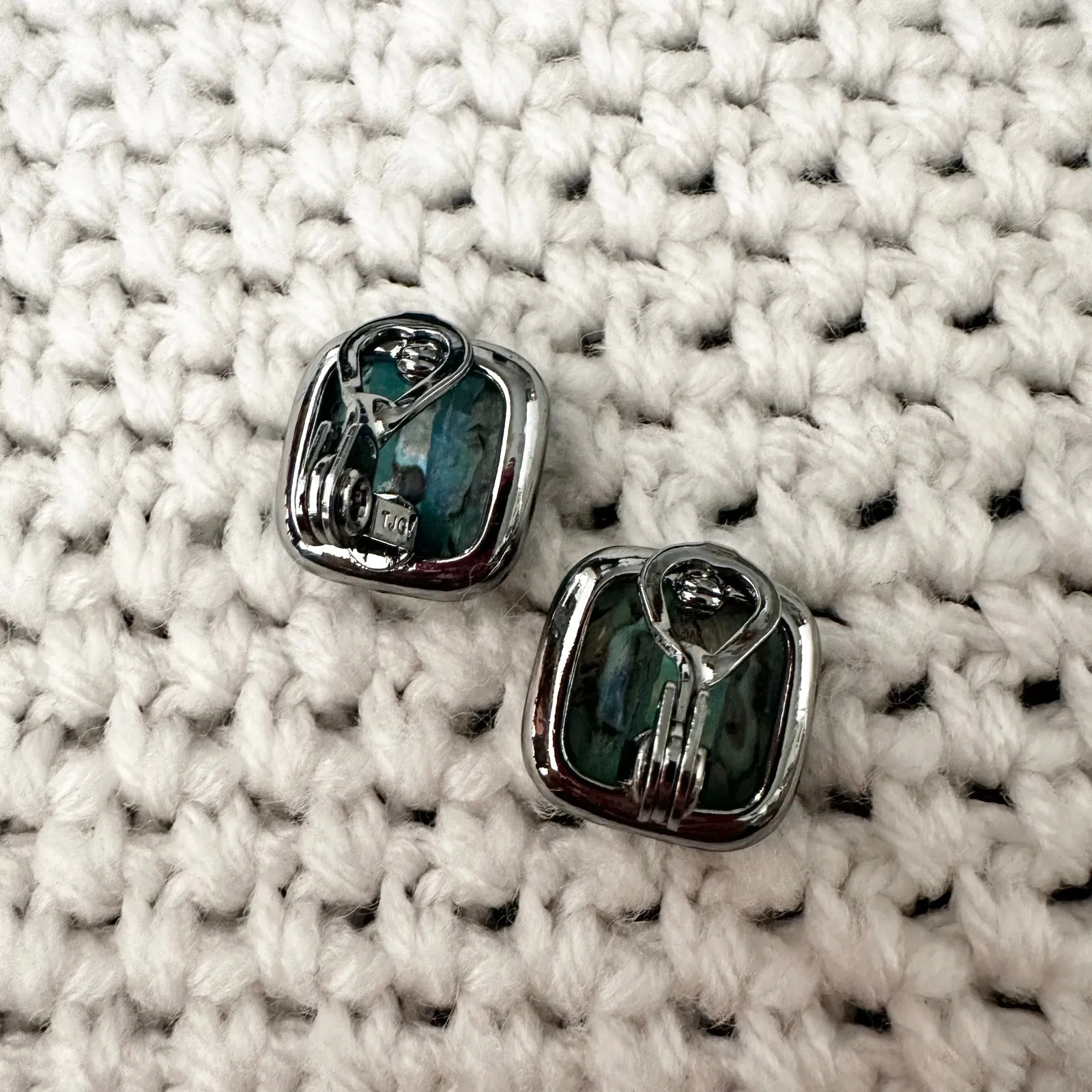 TJG The Jewelry Group Marked Green Faceted Square Cushion Cut Clip On Earrings - Image 2