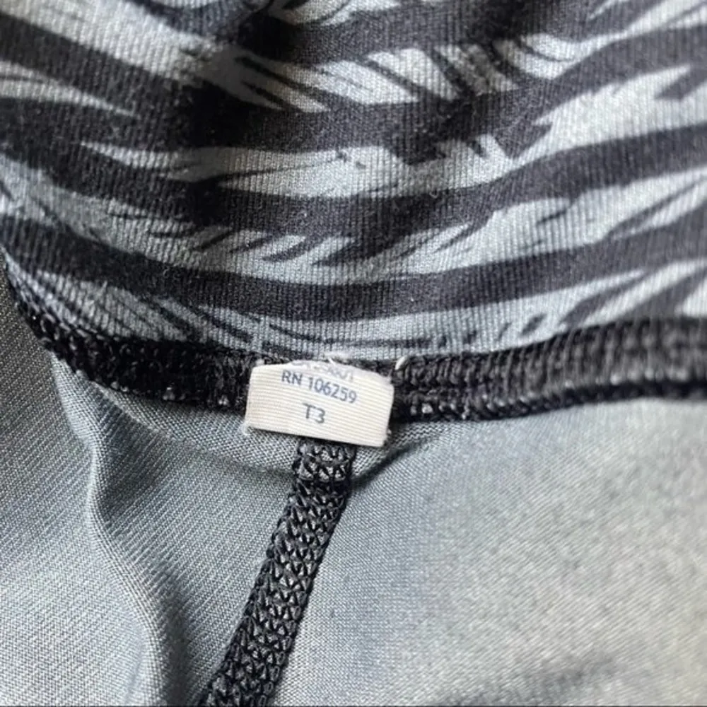 Lululemon Wunder Under Crop II Full-On Luon Roll Down Leggings Gray Palms Size 4 - Image 13