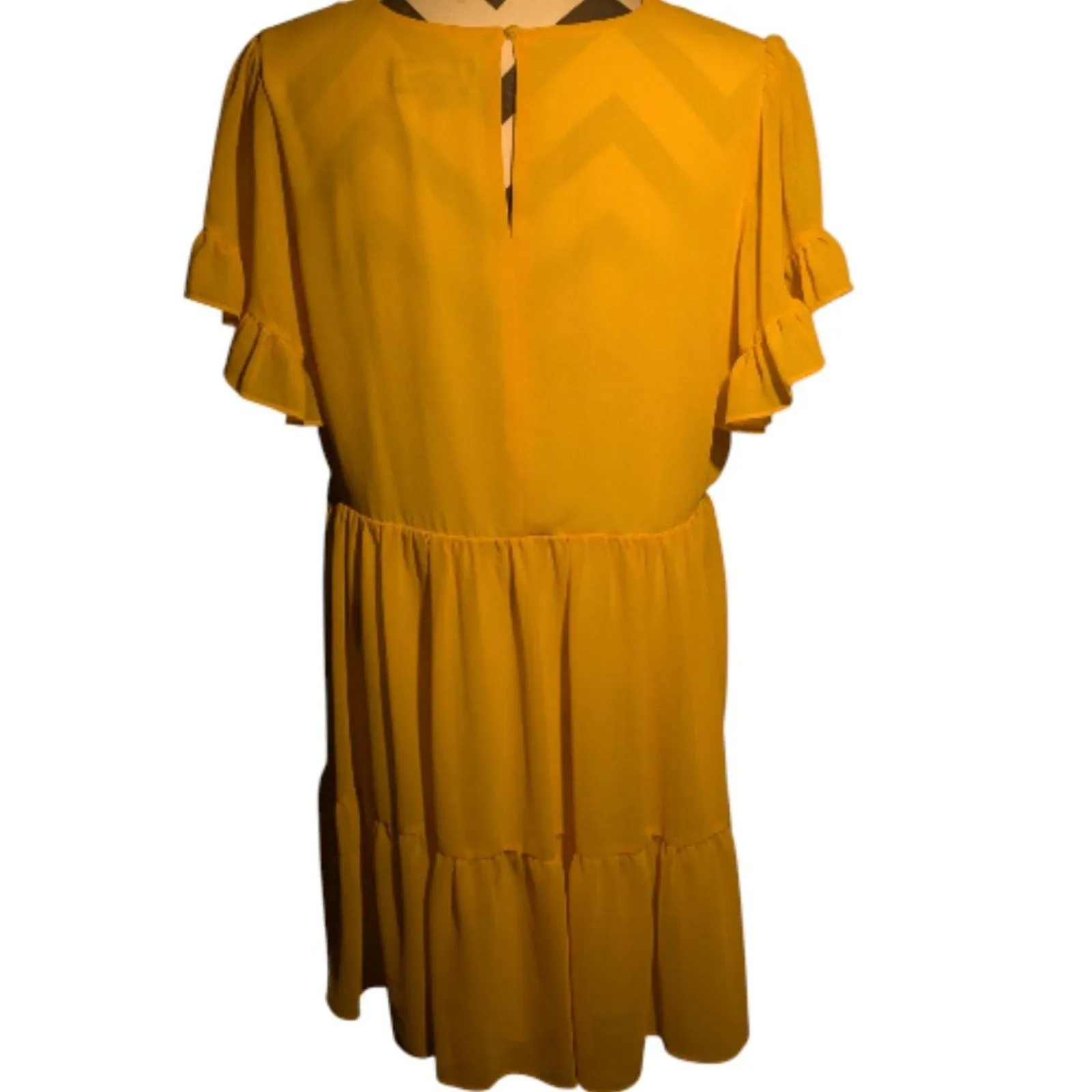 Stylish Mustard Tiered Dress - Sam Edelman - Size 10 - Image 5