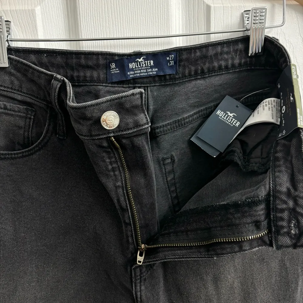 Hollister Ultra High Rise Dad Jeans 27 Black NWT Women’s 5R Side Slit - Image 3