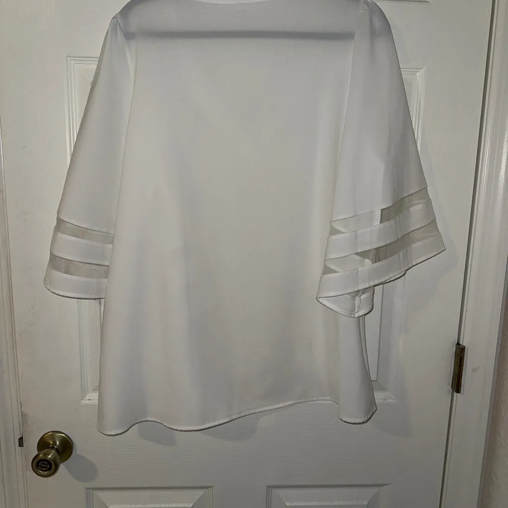 Elegant White V - Image 2