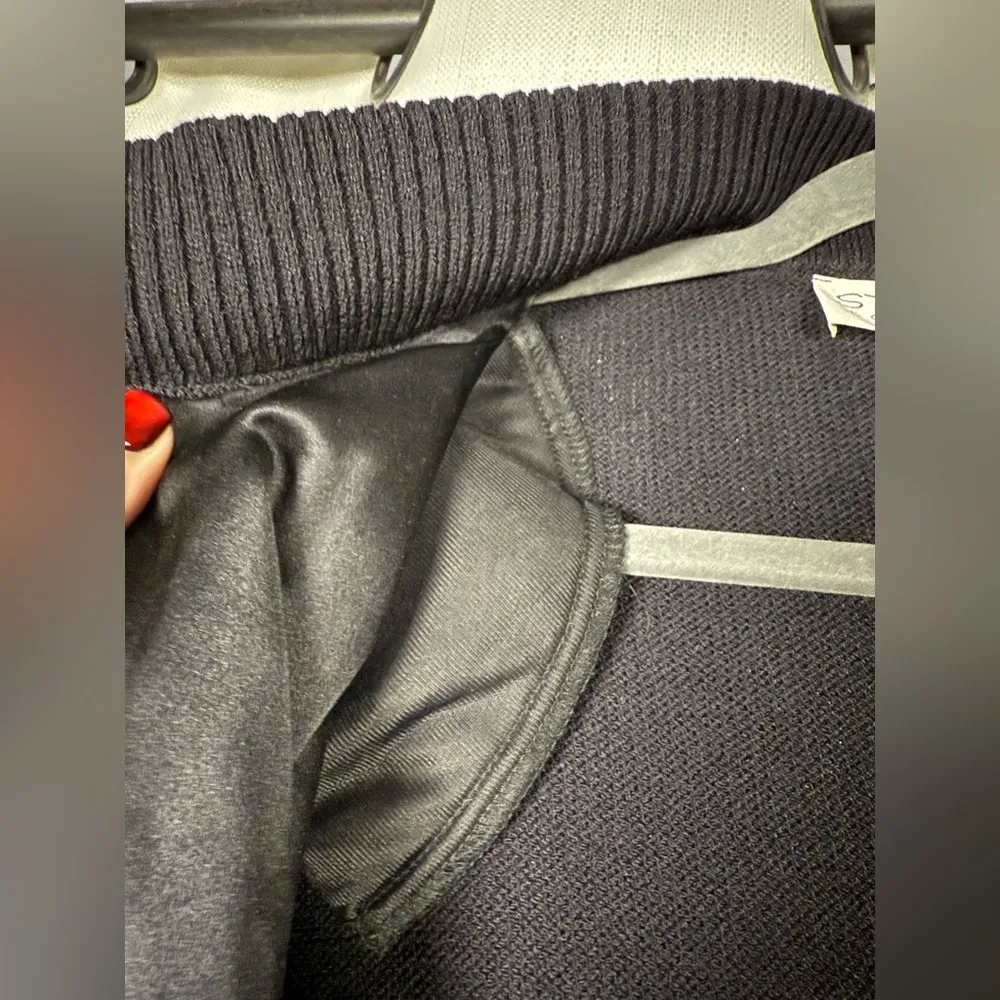 St. John Collection by Marie Gray Black and Orange Quilted Zip Up Sweater 16 - Image 6