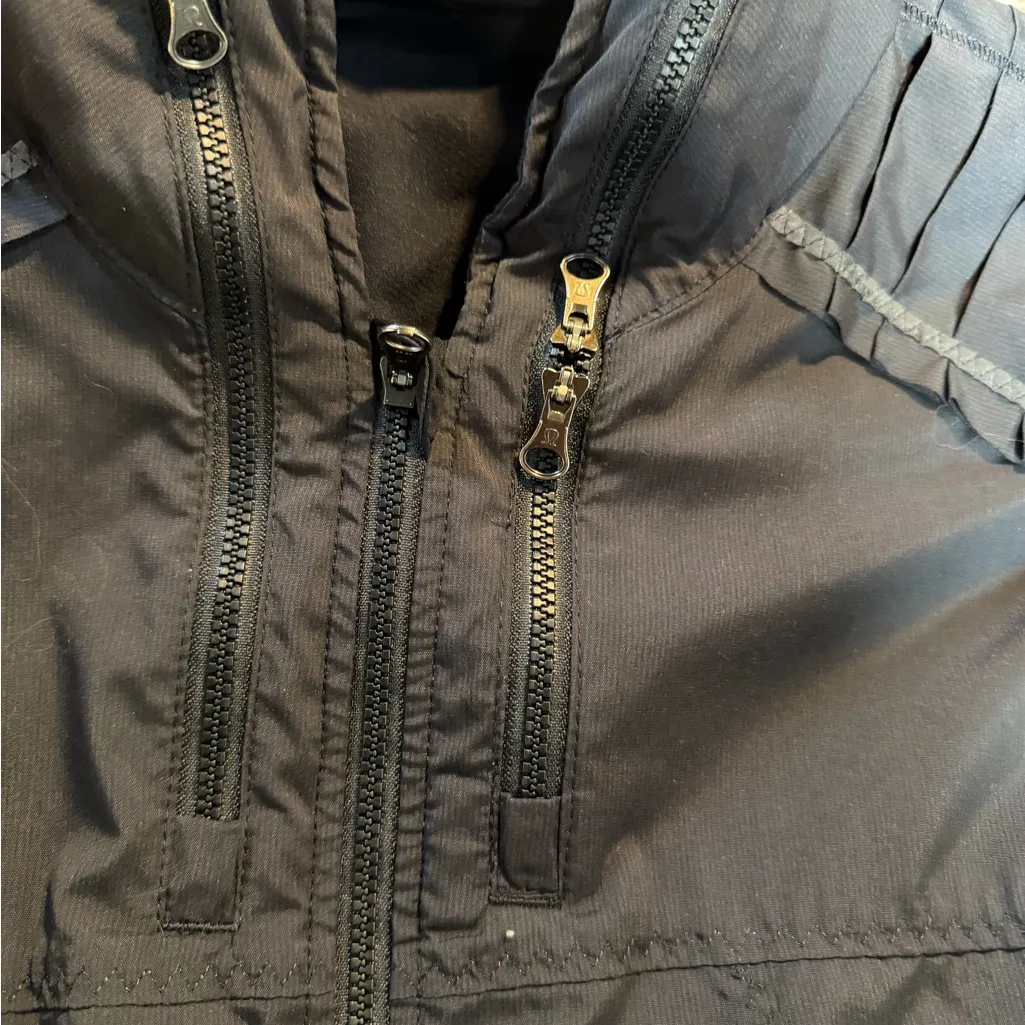 Lululemon  Jacket for Women - fits like a small or a 4 - Image 3