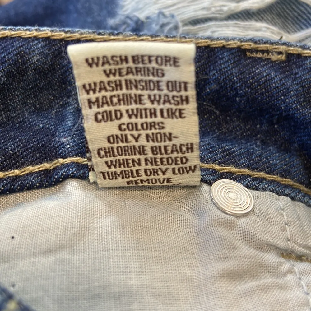 Hot Kiss Women’s Kelsea Distressed Bermuda Shorts Size 11 NWT - Image 19