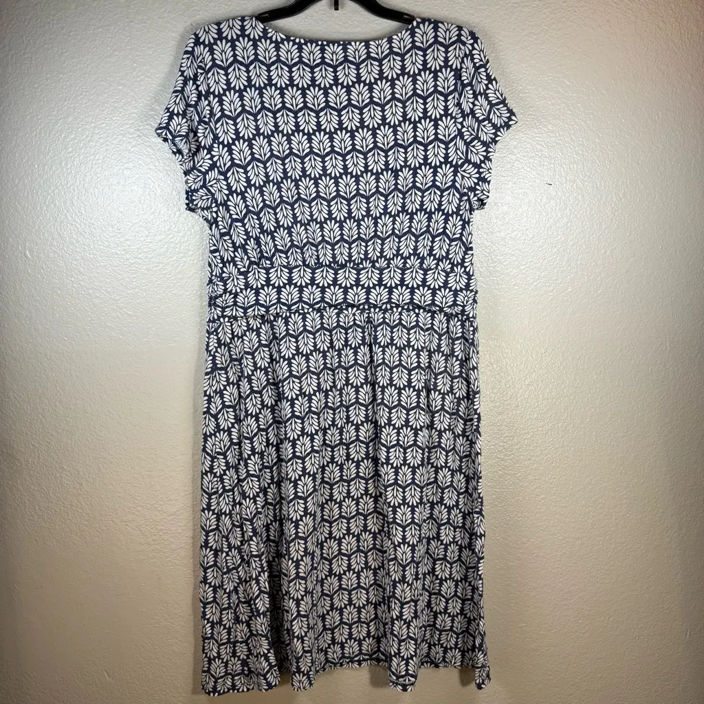 Croft & Barrow Blue and White Floral Midi Dress SZ: M - Image 2
