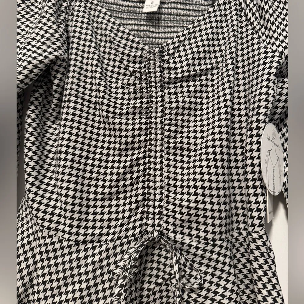 Japna Cropped Houndstooth Long Sleeve Pullover Blouse Black White Size Small NWT - Image 4