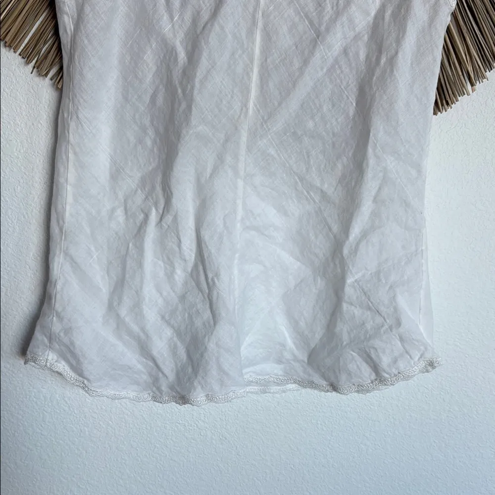 Sleek White Sleeveless Fitted Tank Top Size undefined - Image 7