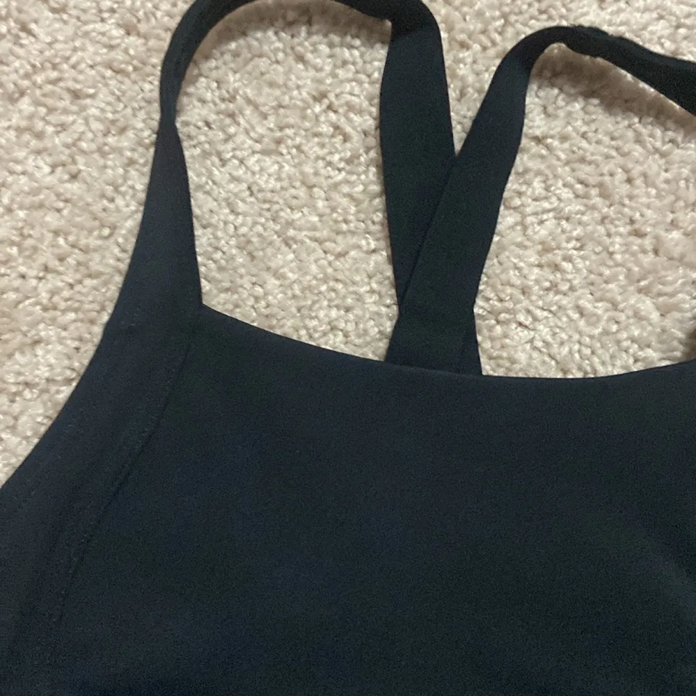 active sports bra. Xs - Image 2