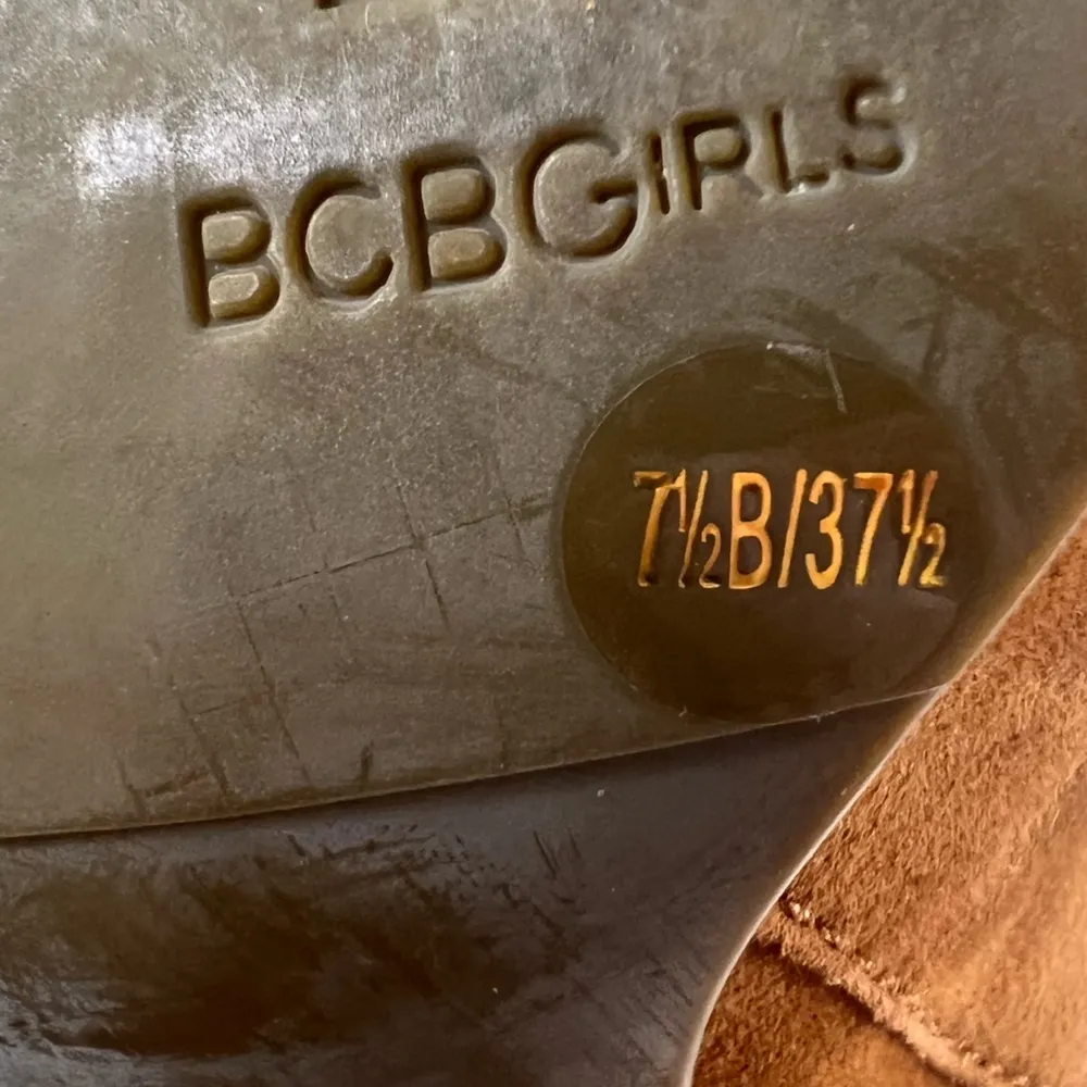 BCBGirls Inkie’s Brown Suede Fringe Roper Style Ankle Boots Side Zip Round Toe - Image 9