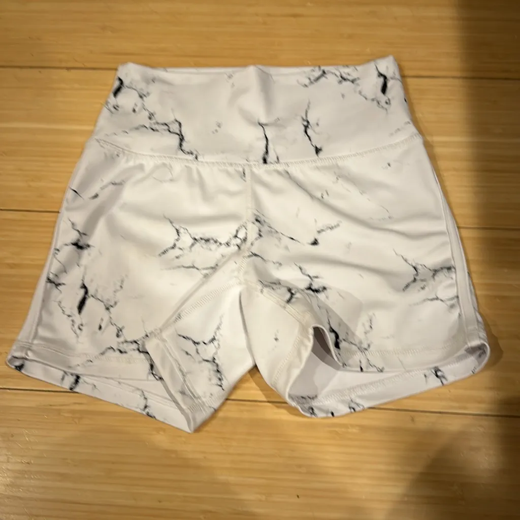 Limitless short in white marble - Image 3