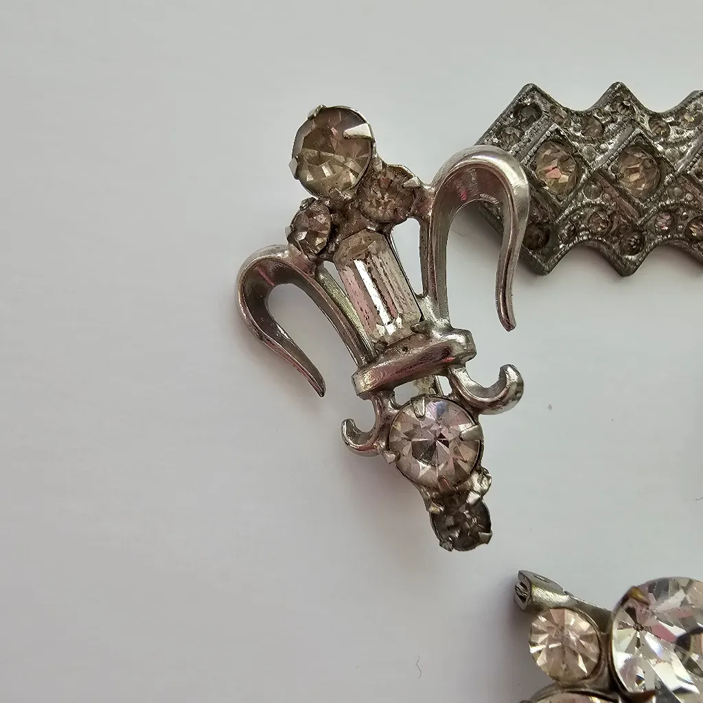 Silver Tone Metal Clear Rhinestone Pearl Brooch Set Of 5 Small Brooches - Image 2