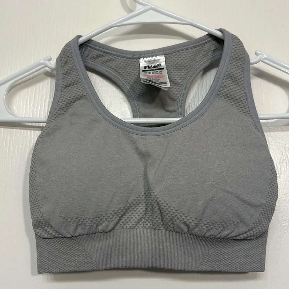 Women's Gymshark Gray Lightweight High Support Sports Racerback Bra Size XS EUC - Image 2