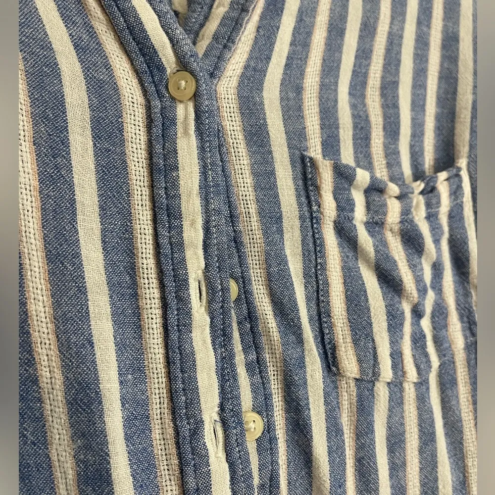 Lucky brand eyelet pin stripe button down v neck top blue white medium pocket - Image 2