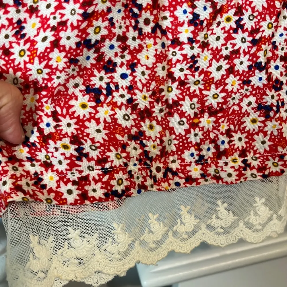 Altard State Shorts  Red Floral Lace Hem Flirty Romantic Womens Small Flowy - Image 5