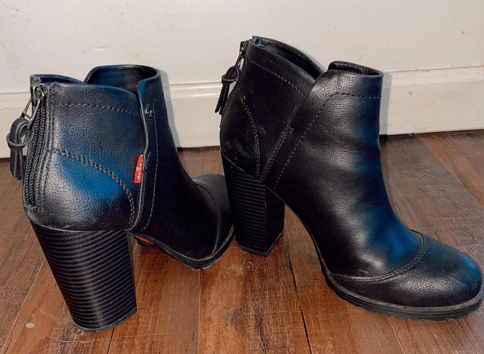 Levi’s Black Booties - Image 3