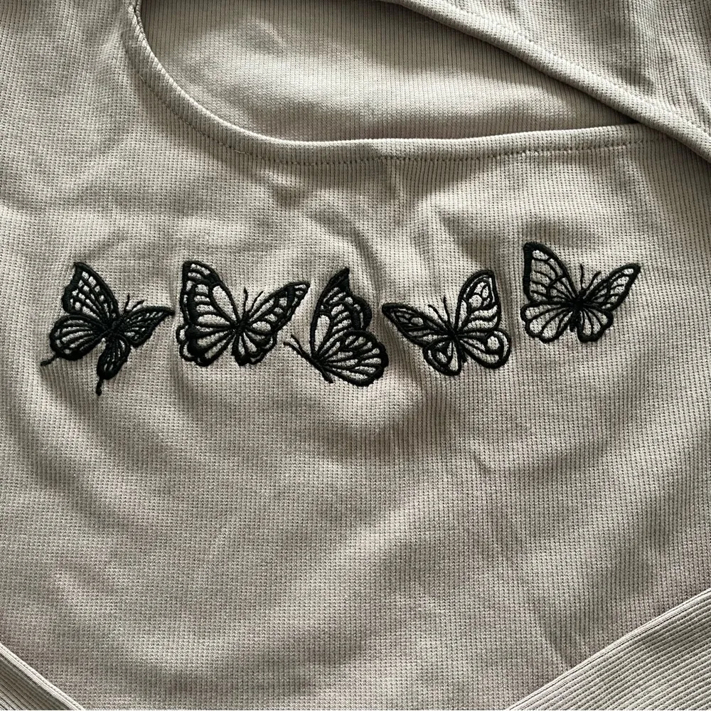 Urban Outfitters Out From Under Purple Embroidered Butterfly Crop Top Size S NEW - Image 3
