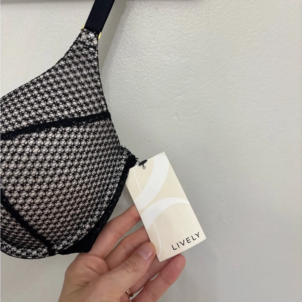 NWT Lively Pink with Black Lace Push Up Bra - Image 3