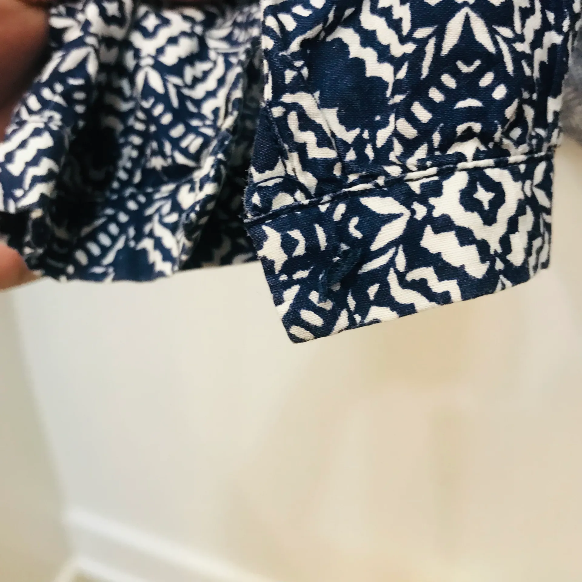 J Crew V Neck Top Tunic Embroidered Blouse small S - Image 7