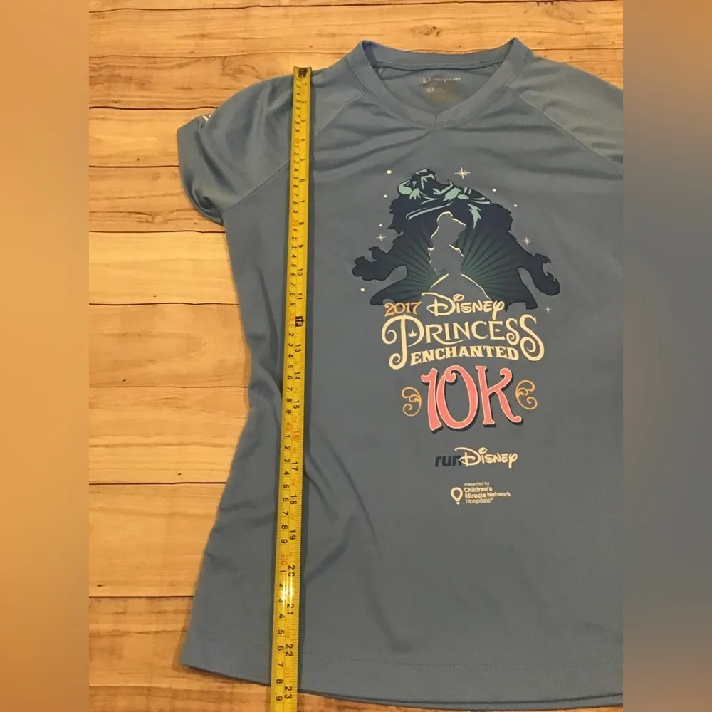 Run disney 2017 princessss enchanted 10k woman t-shirt size small - Image 2