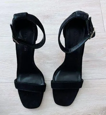 Kelly Heel - Image 2