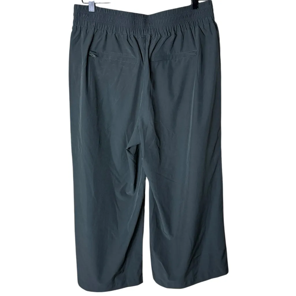 Quince Women’s Medium Performance Tech Wide Leg Pants in Olive Crop Length Green - Image 8