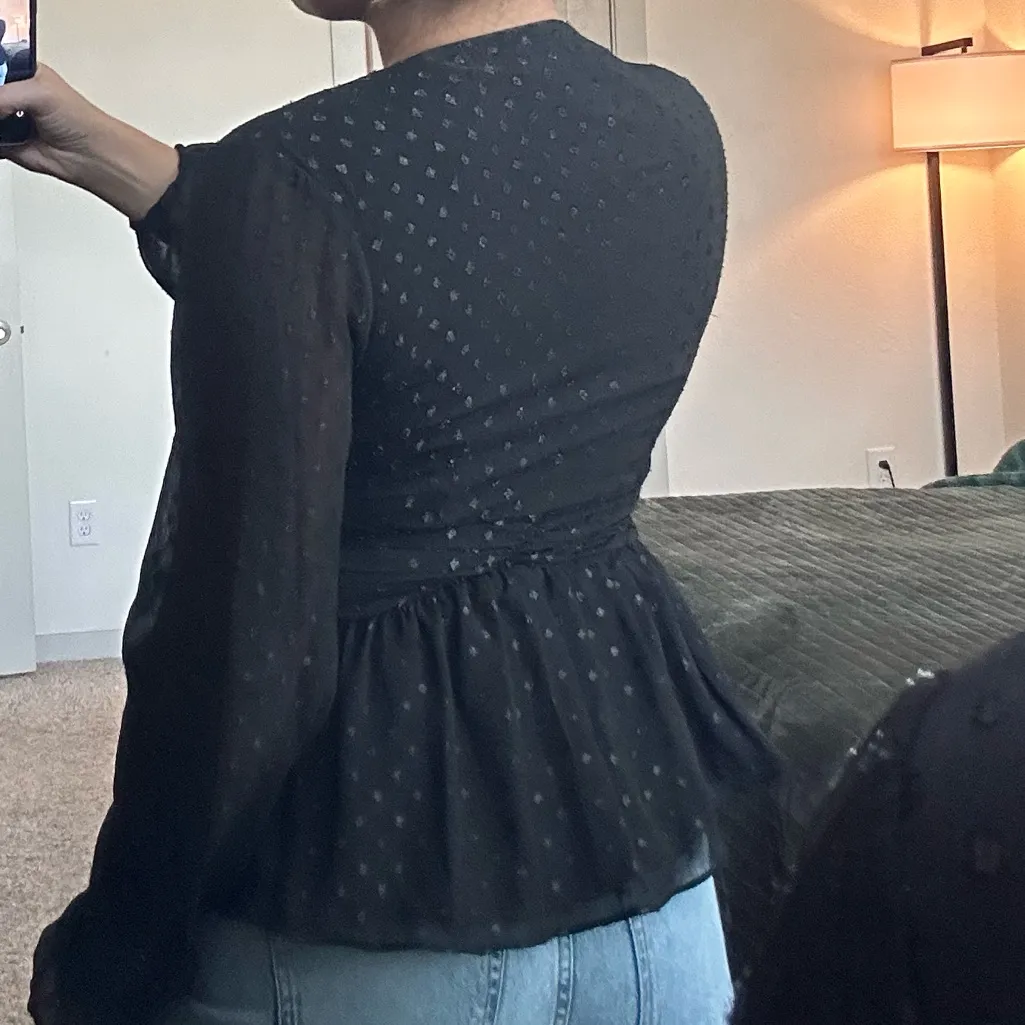 Black Long Sleeve Dressy Blouse Size‎ Medium - Image 4