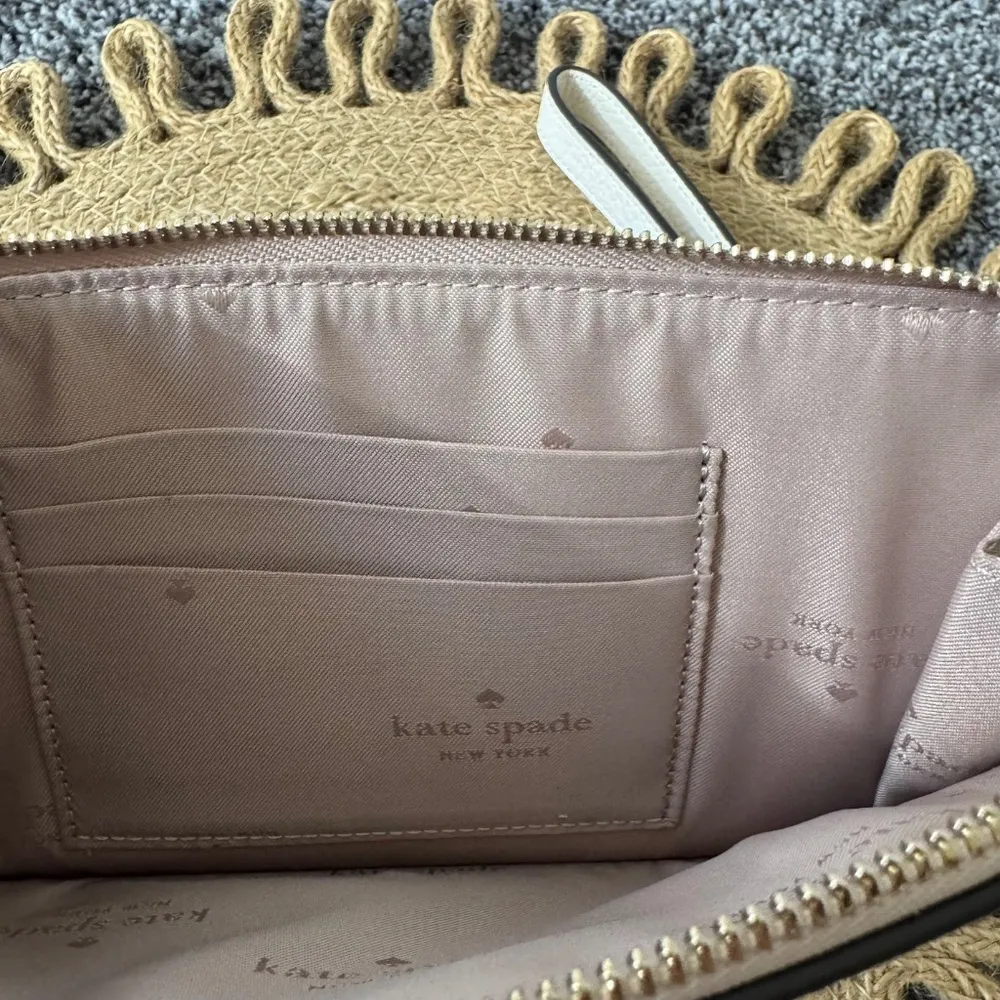 Kate Spade  Lucy Colorblock Pebbled Leather Medium L-zip Wristlet in Light Sand - Image 6