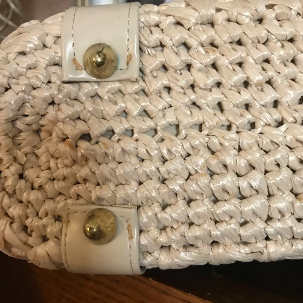 GAYMODE VINTAGE 1960'S IVORY STRAW FRAME HAND BAG WITH FAUX LEATHER ACCENTS Gold - Image 8