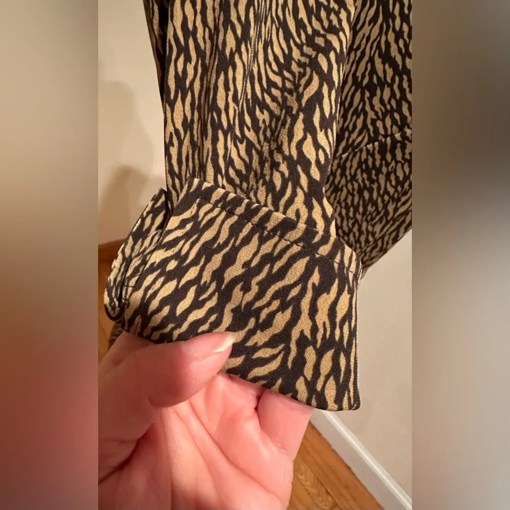 Ann Taylor Black & Tan Animal Print Wrap Around Dress Tie In Front Sz 4P V Neck. - Image 5