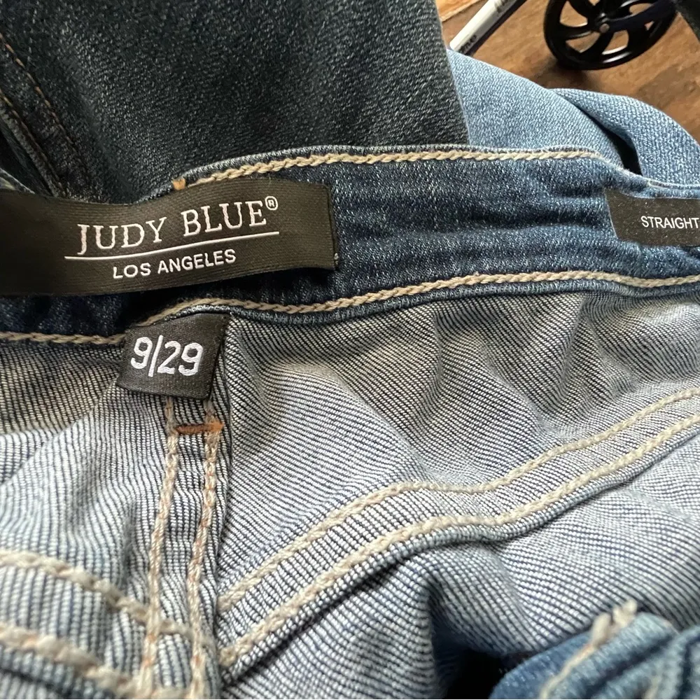 Judy Blue Relaxed Fit Blue Jeans - Image 4