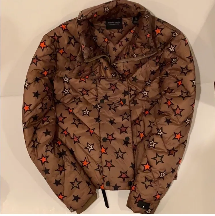 Scotch & Soda  Cropped Star Puffer Jacket - Image 4