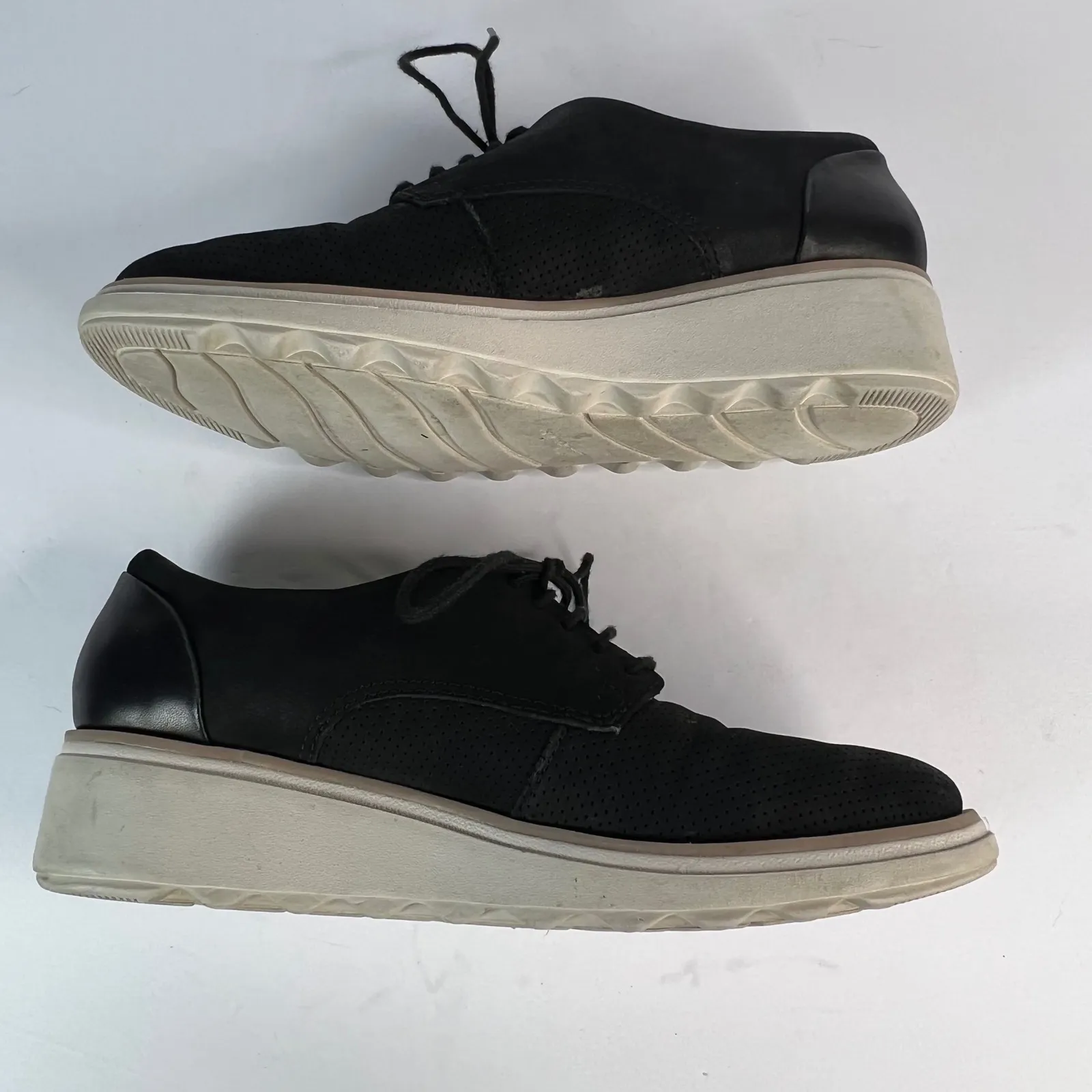 Clark's Women's Black Perforated Oxford Platform Wedge Shoes US 7 C1Z Preppy - Image 5