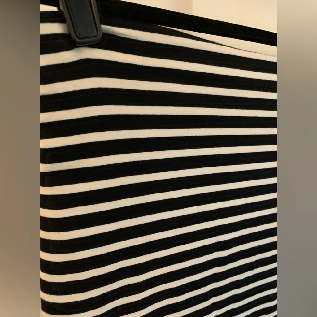 H&M Basic Black & White Striped Stretch Soft Pull On Skirt Size M - Image 2