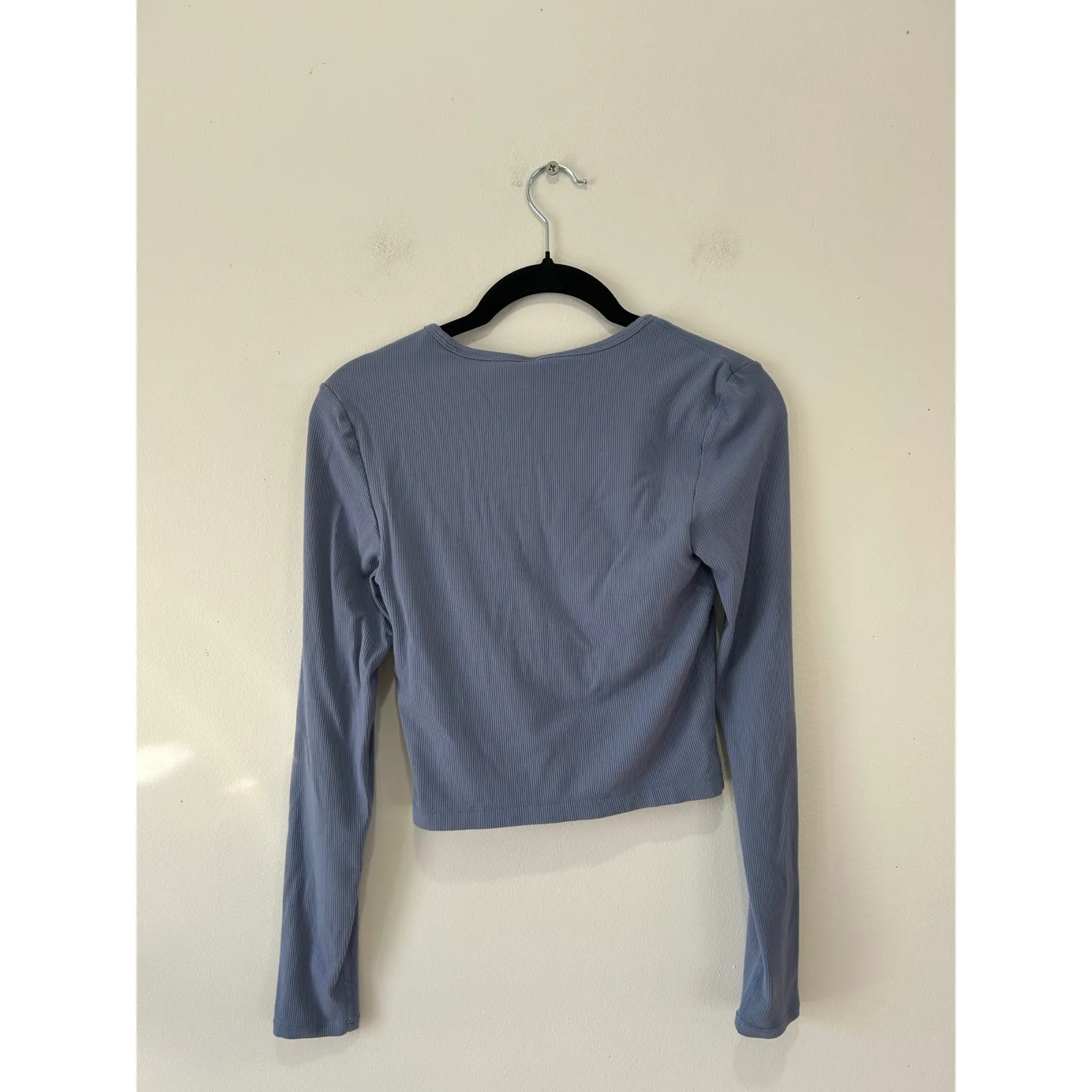 Yogalicious heavenly ribbed Kathleen crop top  size S blue built in bra - Image 3