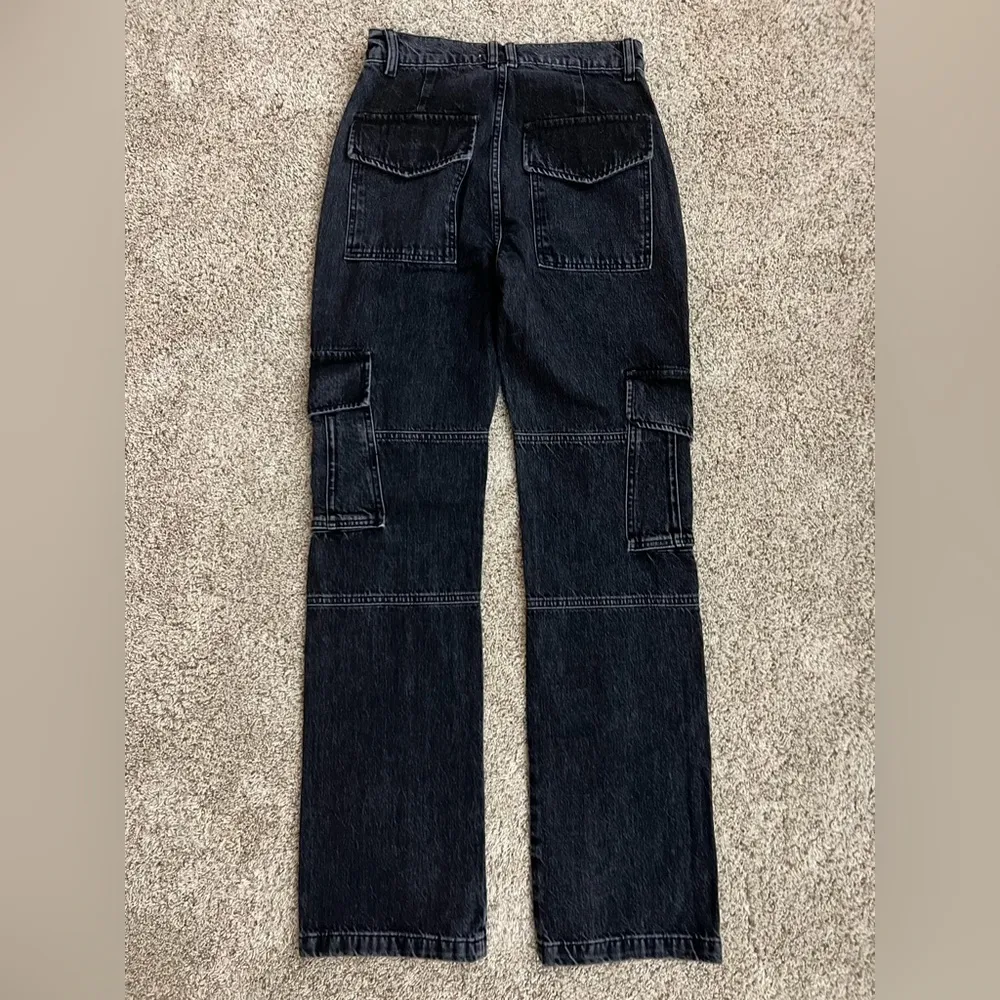 Frame High Rise Utility Straight Leg Cargo Jeans in Black Astray size 25 - Image 10