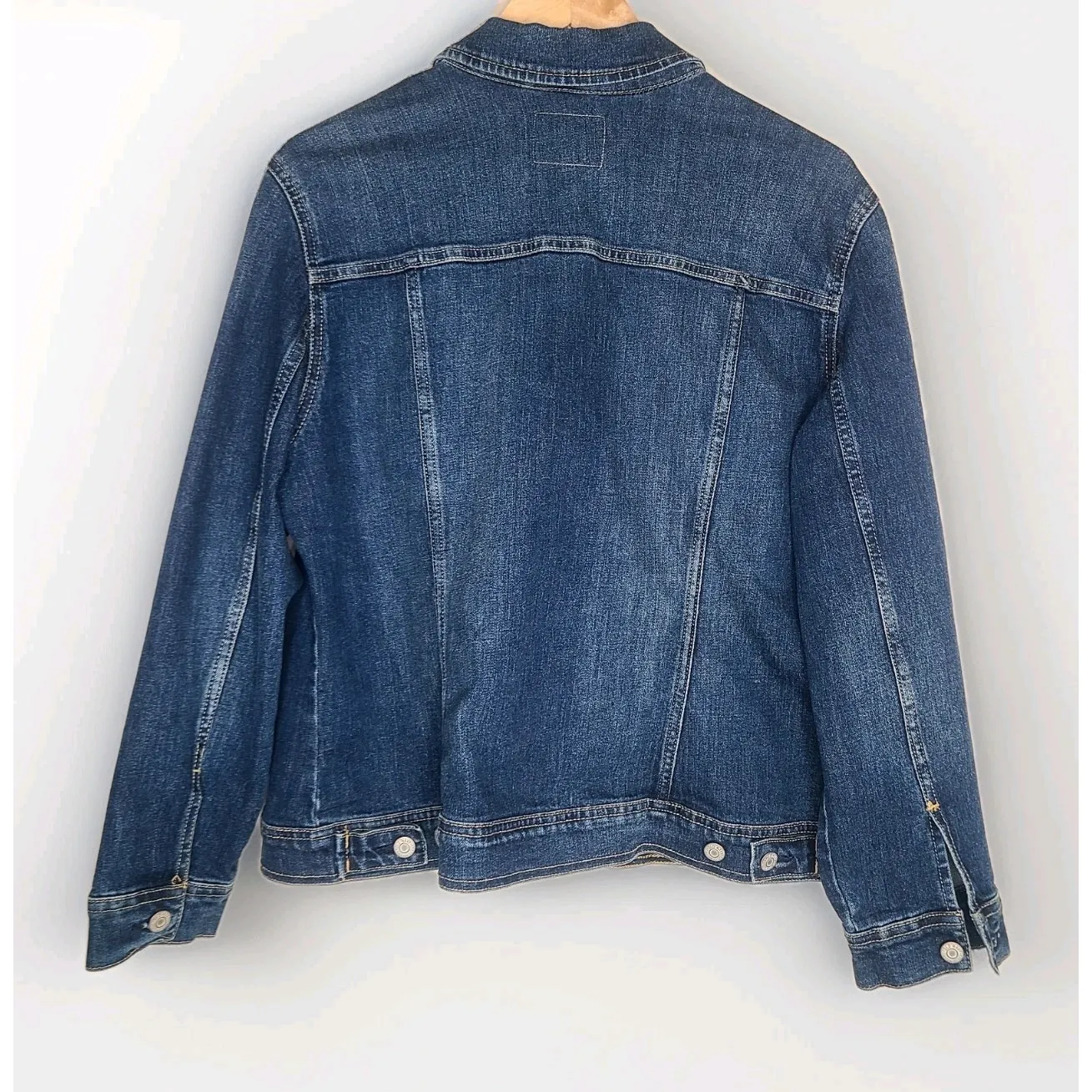 Old Navy Womens Stretch Button Up Medium Wash Trucker Denim Jean Jacket Blue XL‎ - Image 3