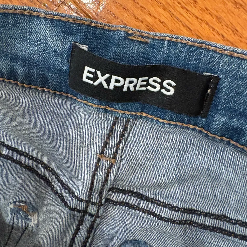 Express Stretch+ Performance Distressed Ankle Legging Jeans – Mid Rise – Size 6 - Image 2