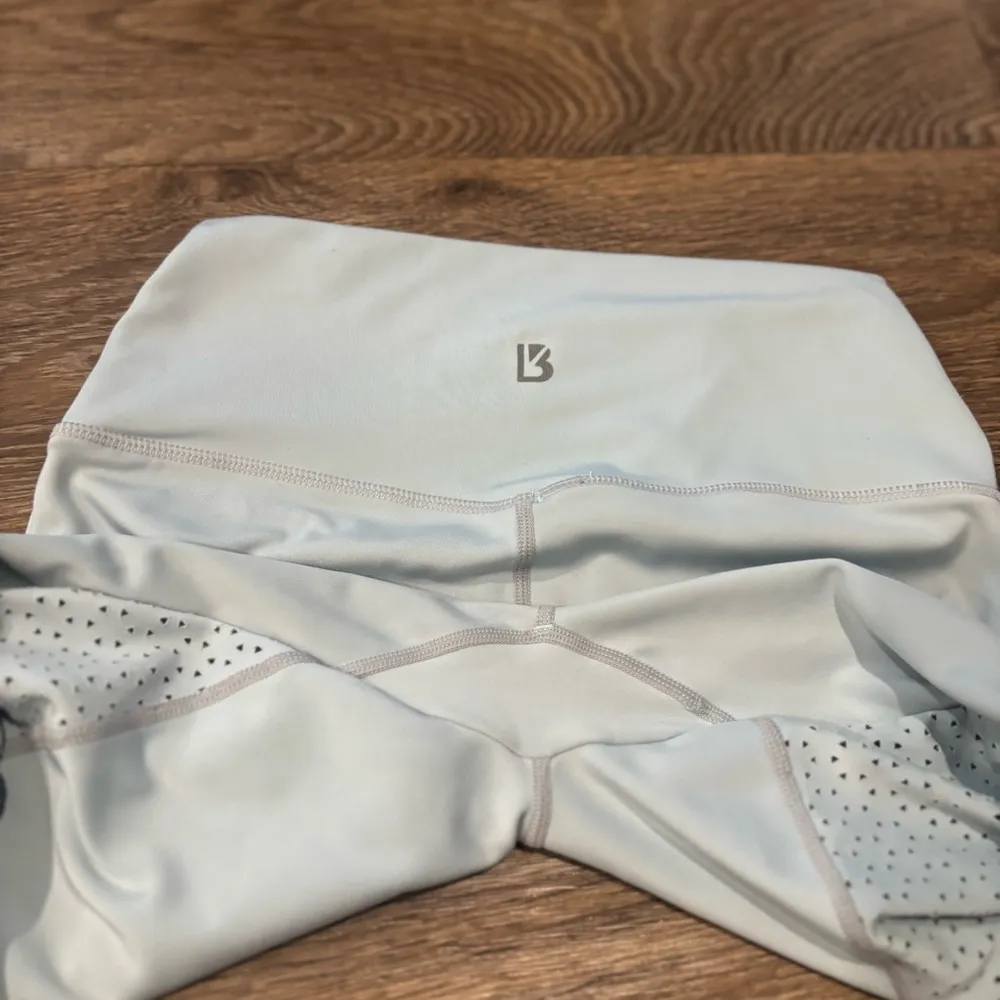 Buffbunny Allure Laser Leggings – Arctic Blue – VIDA Fabric – Size Medium - Image 6