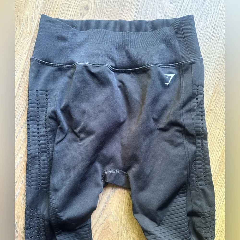 Gymshark GLOW SEAMLESS TIGHTS black leggings, size medium - Image 5