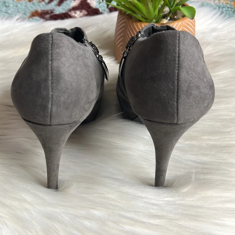 guess • side zip peep toe rouched bootie heels - Image 99