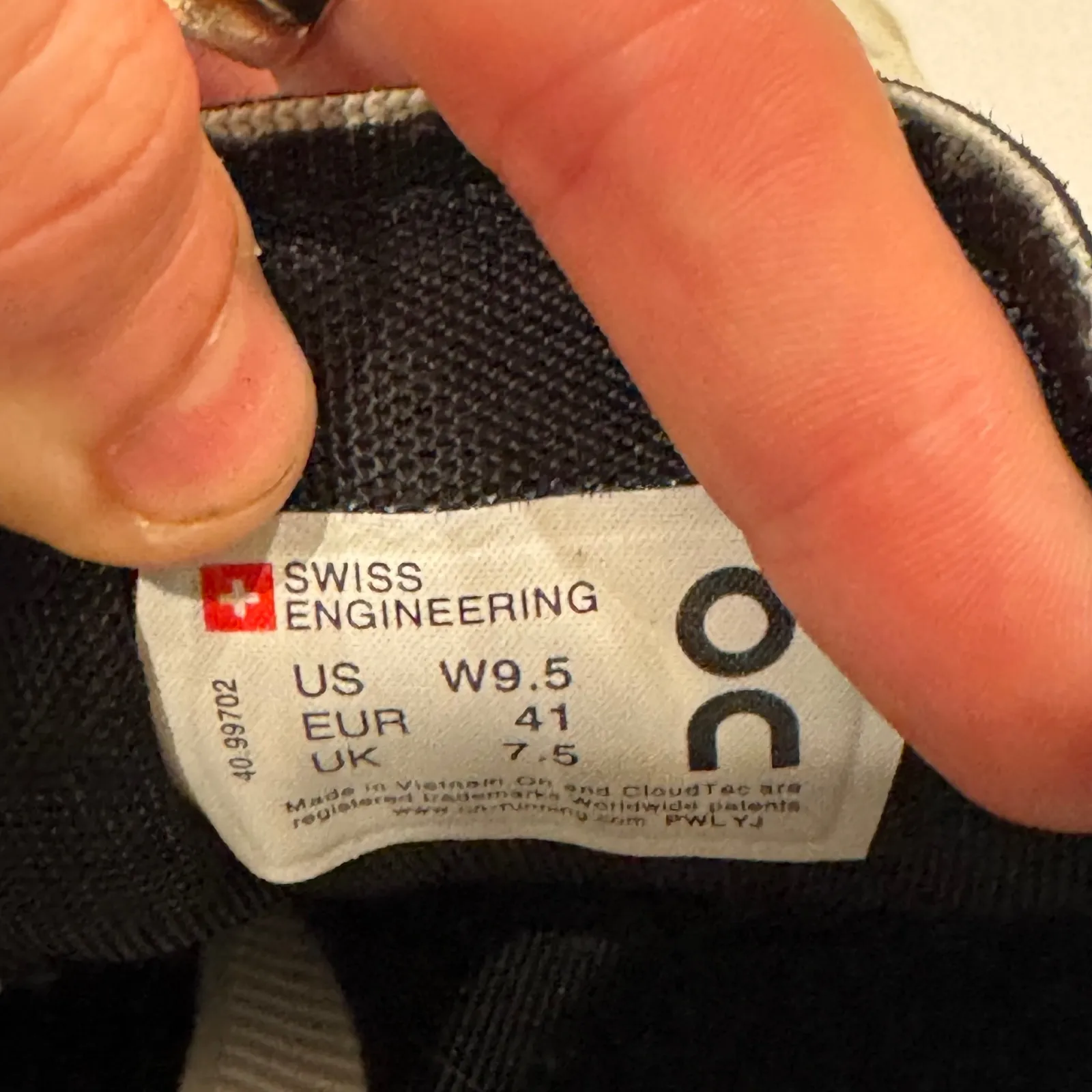 On Cloud X White Running Shoes Women's Size 9.5 Athletic Sneakers Training *flaw - Image 6