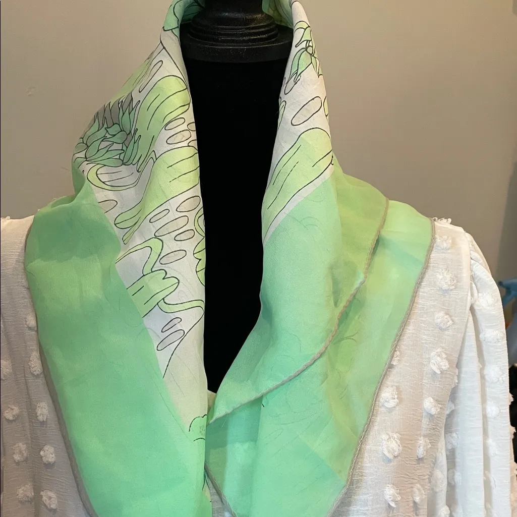 Japanese Green and white print Scarf - Image 4
