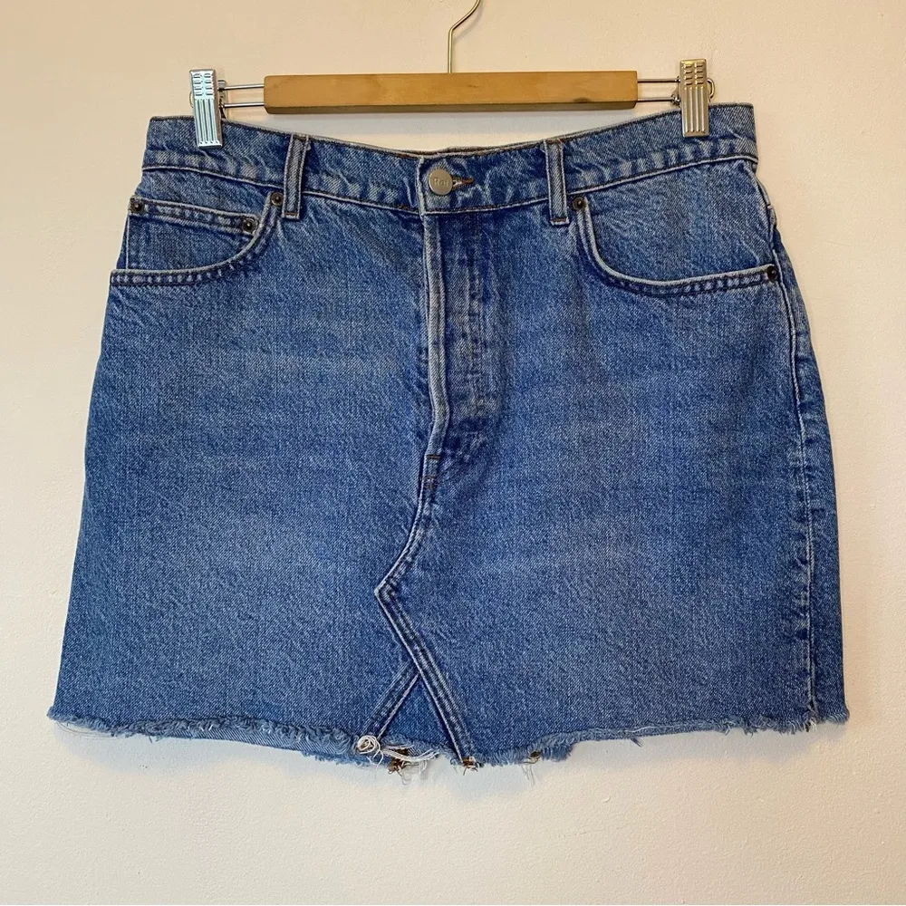 REFORMATION Jeans Cherry Denim Raw Hem Mini Skirt Button Fly Colorado Wash Sz 29 - Image 4