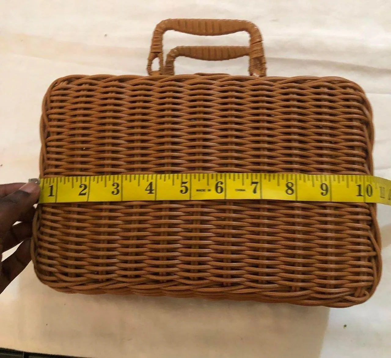 Brown tan wicker bamboo wooden weaving briefcase tote satchel hand bag purse boho vintage vibe gold hardware - Image 5