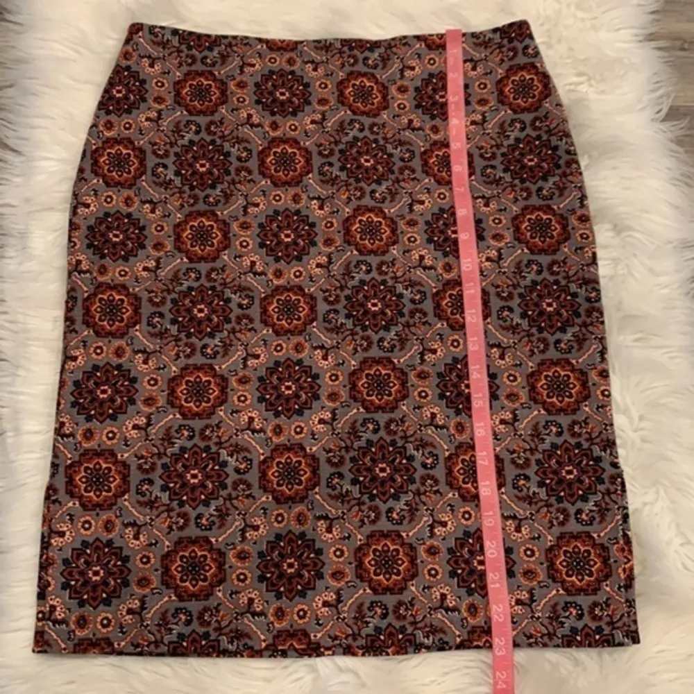 NEW LOFT stretch cotton print pencil skirt 10 - Image 6